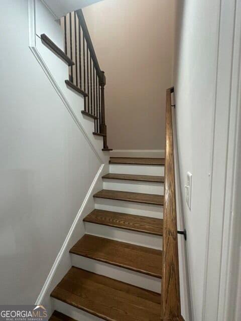 5 bedroom, 4 bathroom, 2,320 sq ft single family residence for sale at 119 Mountain View Drive, Calhoun, GA 30701 — photo 2