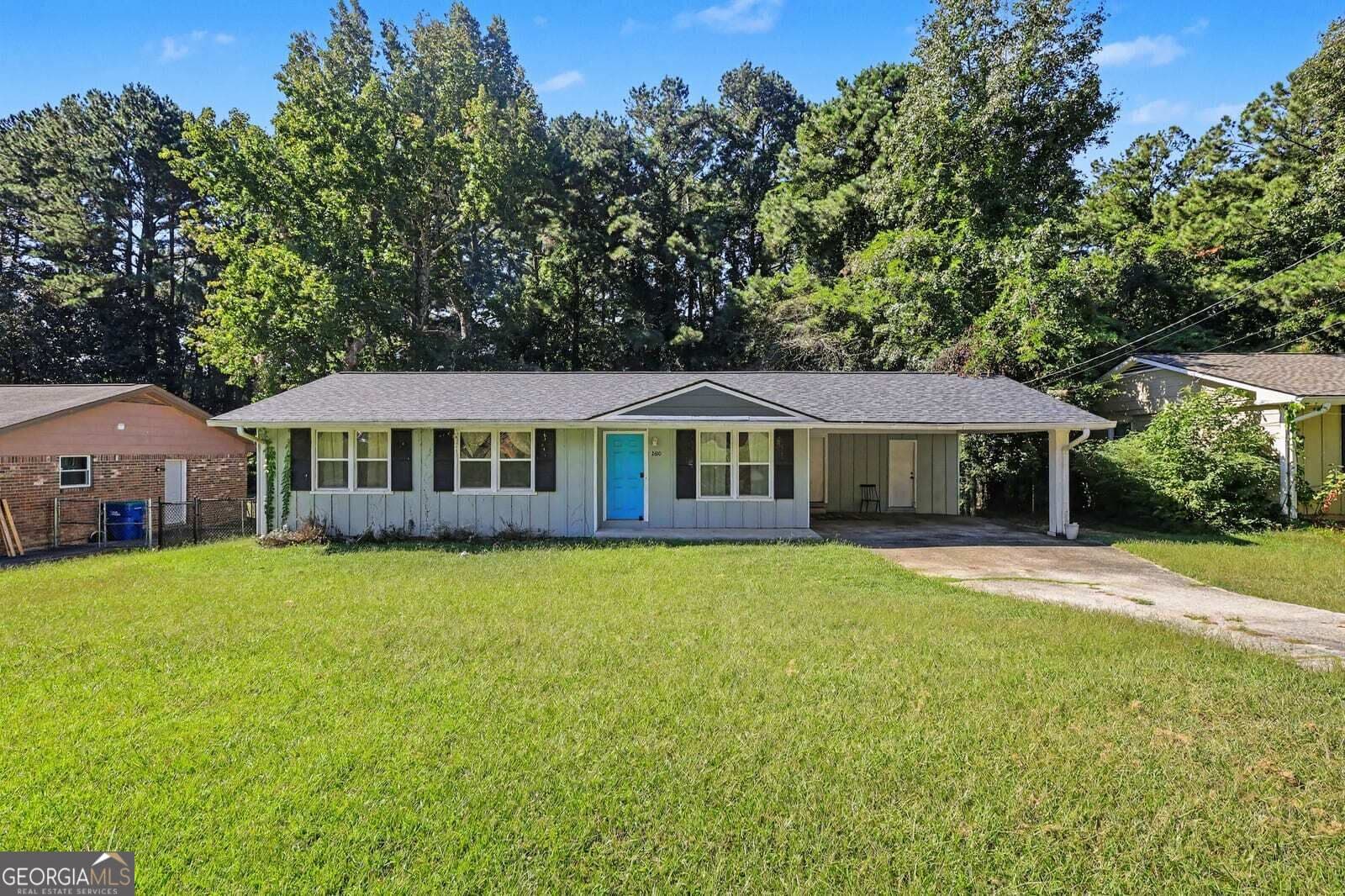 3 bedroom, 2 bathroom, 1,059 sq ft single family residence for sale at 2810 FOXLAIR Trail, South Fulton, GA 30349 — photo 1 of 35