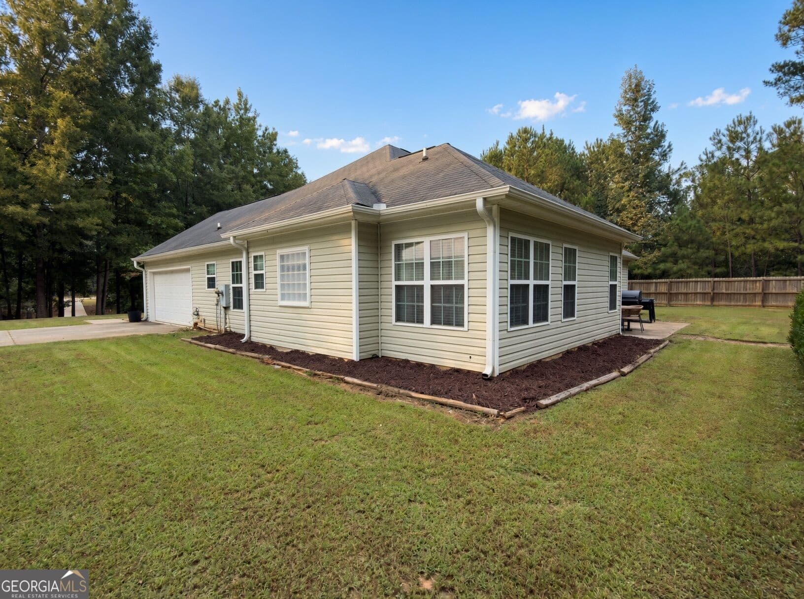 3 bedroom, 2 bathroom, 1,826 sq ft single family residence for sale at 131 Mill Pond Court, Milner, GA 30257 — photo 2