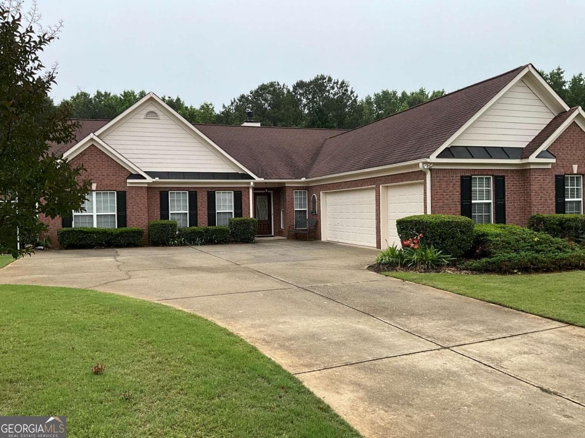 3 bedroom, 2 bathroom, 2,486 sq ft single family residence sold at 6237 Saddlehorse Drive, Flowery Branch, GA 30542