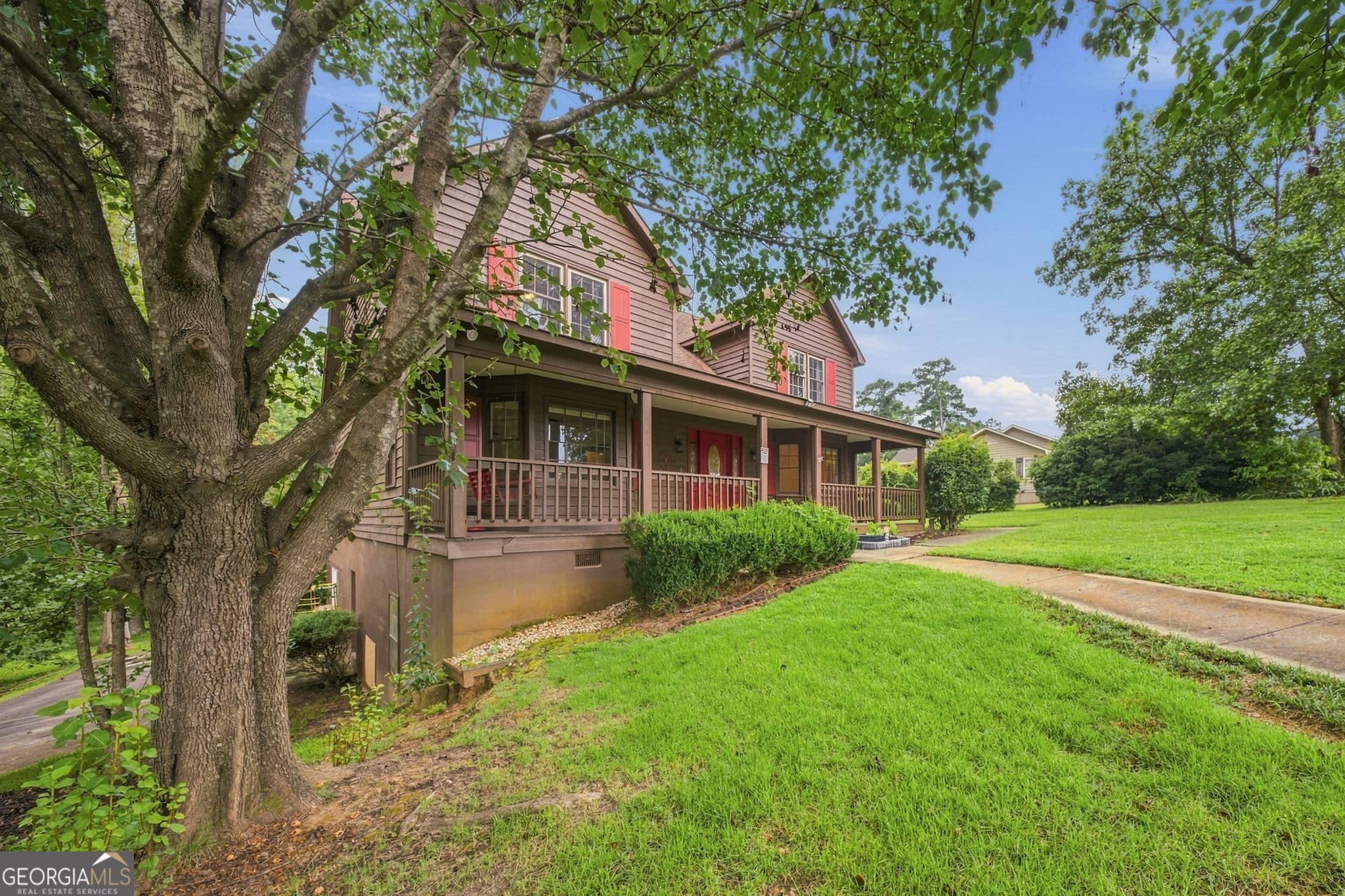 4 bedroom, 3 bathroom, 2,907 sq ft single family residence for sale at 6376 Mansion Drive, Macon, GA 31216 — photo 2