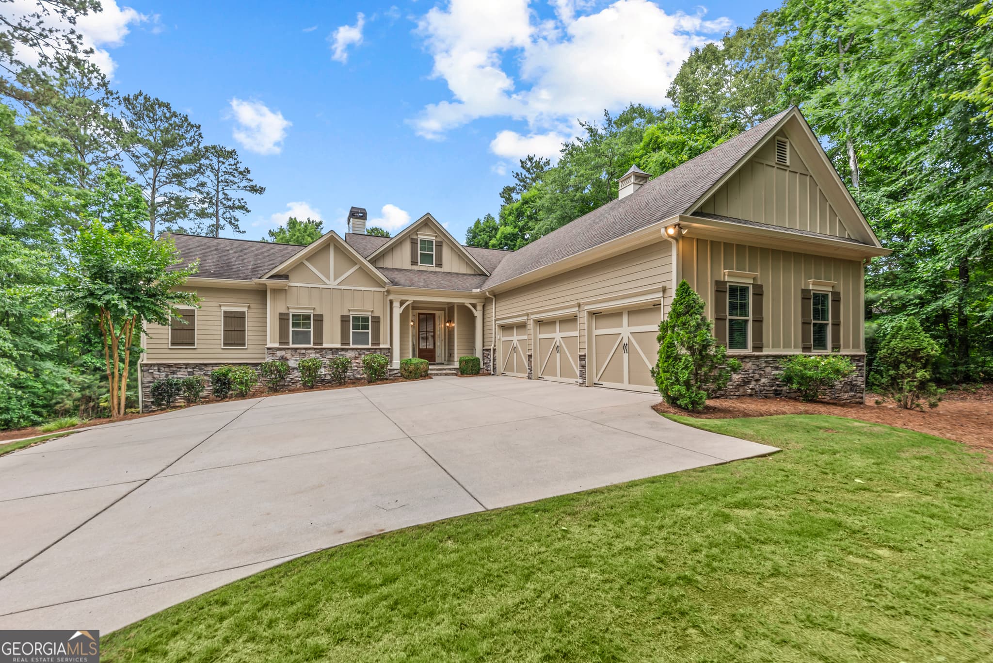 4 bedroom, 4.5 bathroom, 4,030 sq ft single family residence sold at 1801 Northwoods Drive, Greensboro, GA 30642
