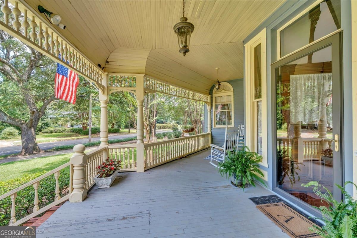 4 bedroom, 3.5 bathroom, 3,142 sq ft single family residence for sale at 101 Everett Square, Fort Valley, GA 31030 — photo 2