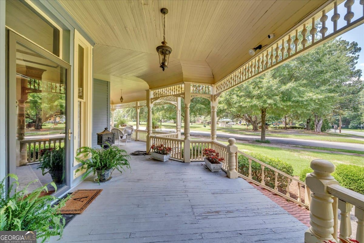 4 bedroom, 3.5 bathroom, 3,142 sq ft single family residence for sale at 101 Everett Square, Fort Valley, GA 31030 — photo 3