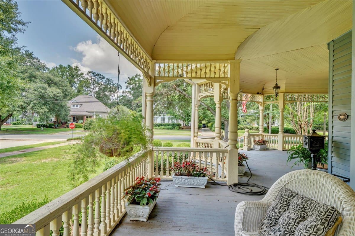4 bedroom, 3.5 bathroom, 3,142 sq ft single family residence for sale at 101 Everett Square, Fort Valley, GA 31030 — photo 4