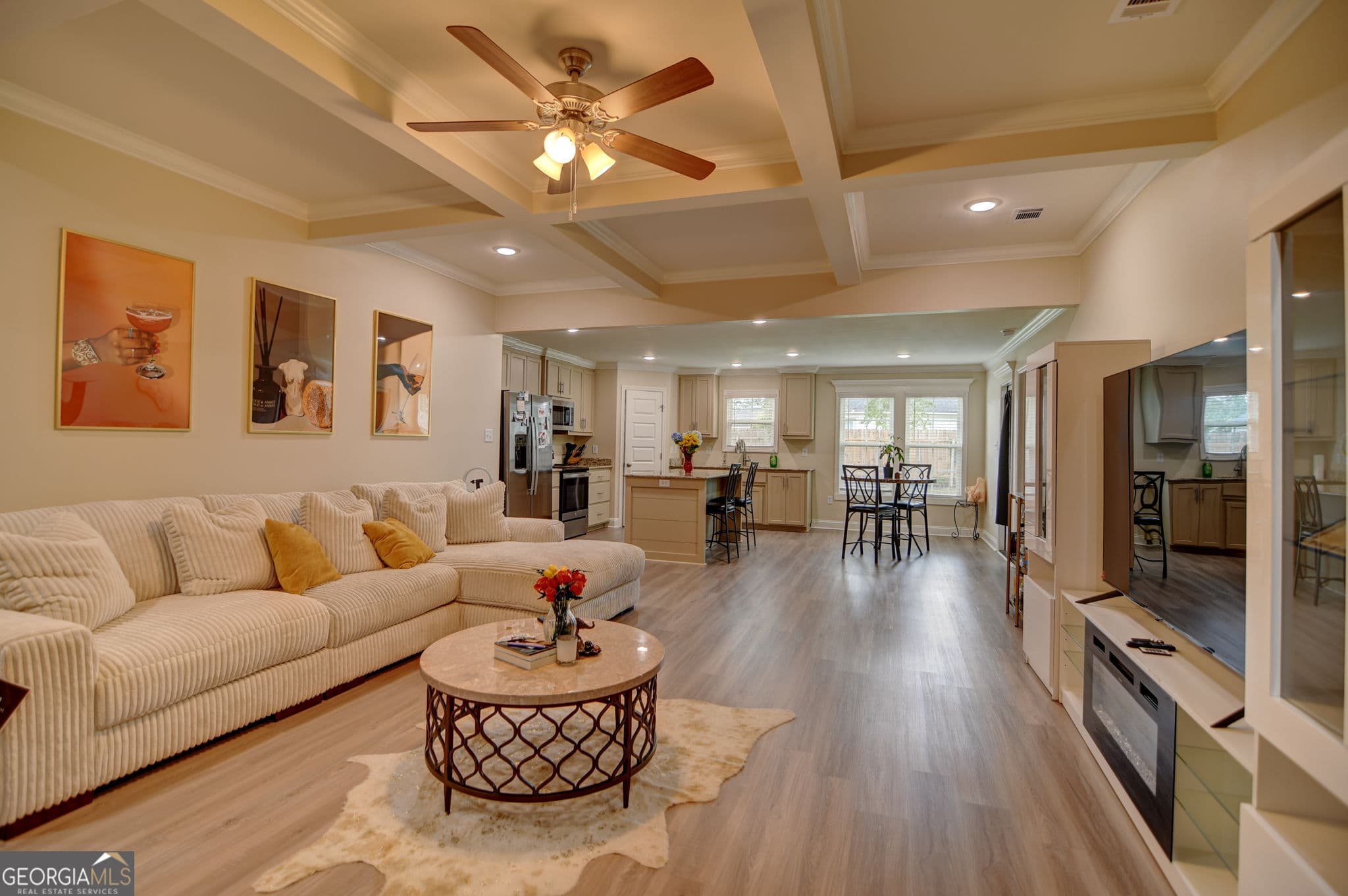 4 bedroom, 2 bathroom, 1,892 sq ft single family residence for sale at 2048 Meadow Cove Drive, Valdosta, GA 31605 — photo 4