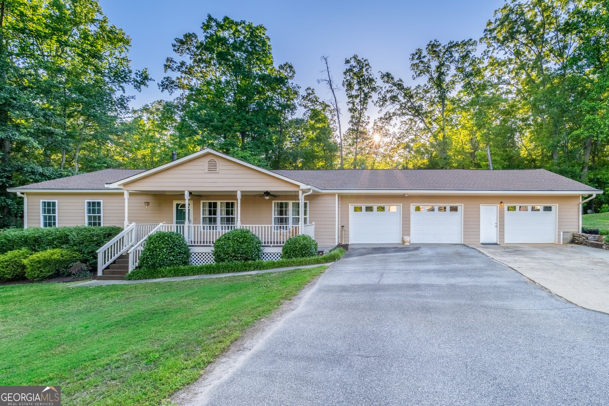 3 bedroom, 2.5 bathroom, 2,022 sq ft single family residence sold at 1633 Cole Creek Road, Dallas, GA 30157