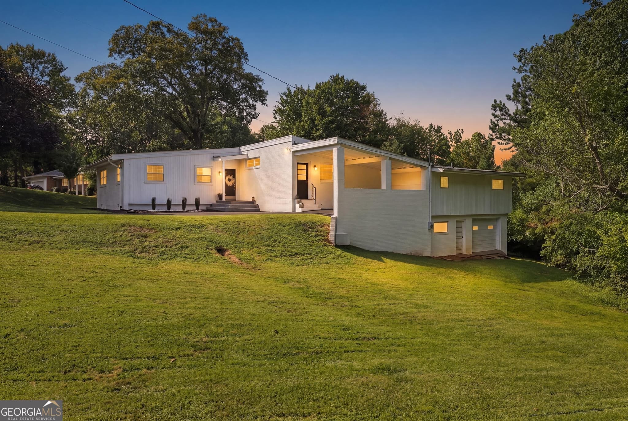4 bedroom, 2 bathroom, 2,837 sq ft single family residence for sale at 199 Sunrise Circle, Cornelia, GA 30531