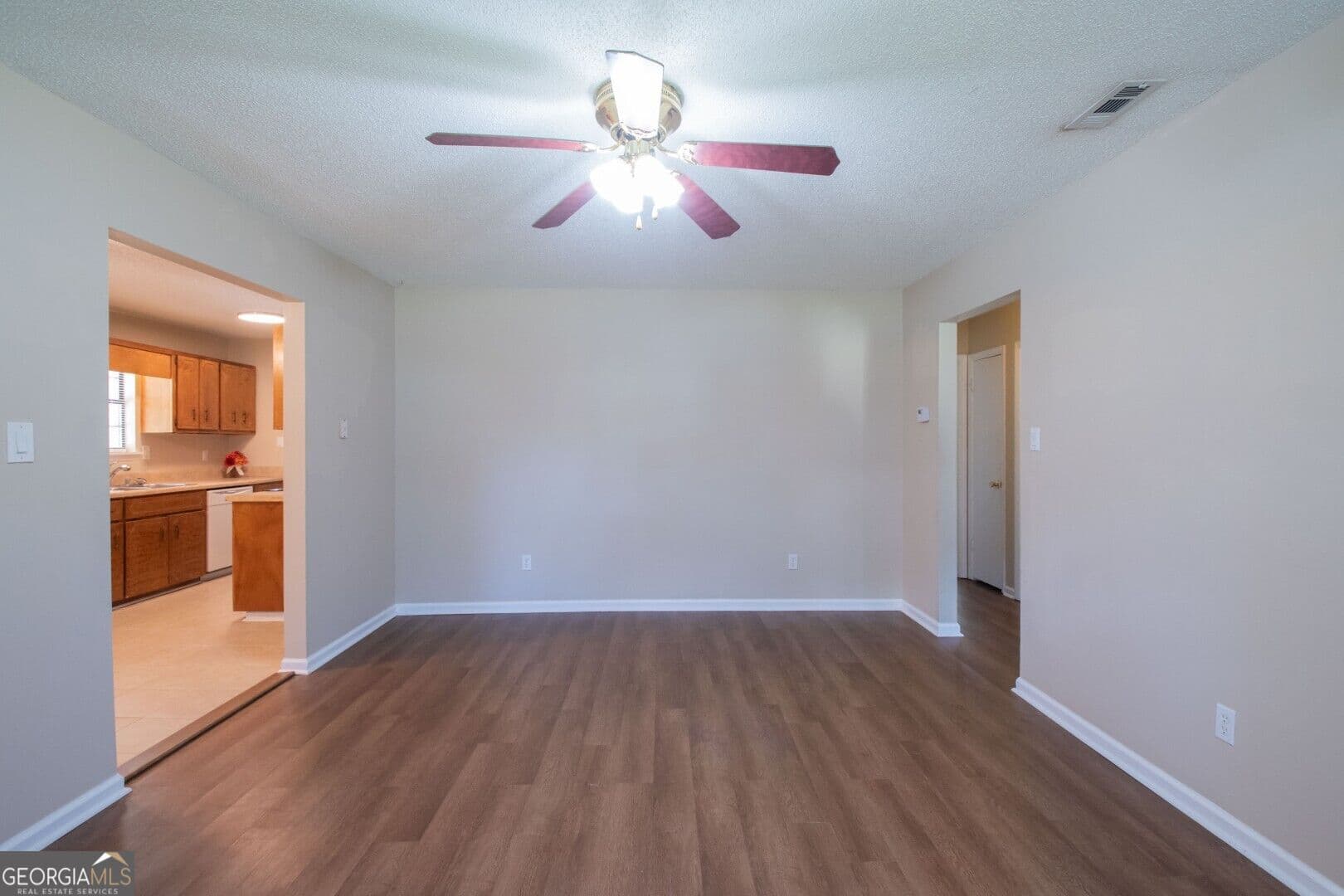 3 bedroom, 1.5 bathroom, 1,067 sq ft single family residence for sale at 853 Mission Trace Drive, St. Marys, GA 31558 — photo 4