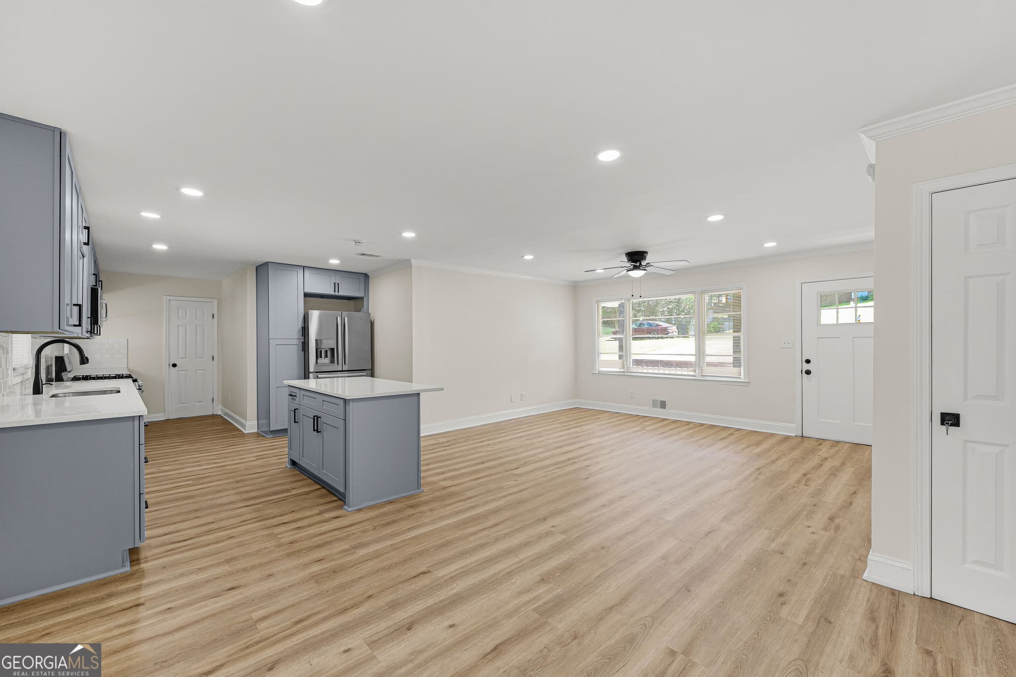 3 bedroom, 2 bathroom, 1,310 sq ft single family residence for sale at 6064 Oak Hill Drive, Austell, GA 30168 — photo 2