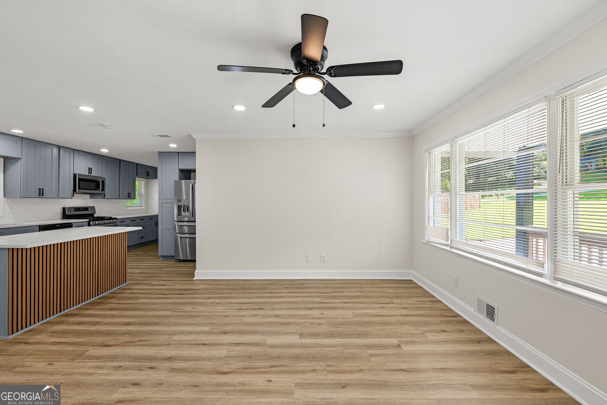 3 bedroom, 2 bathroom, 1,310 sq ft single family residence for sale at 6064 Oak Hill Drive, Austell, GA 30168 — photo 3