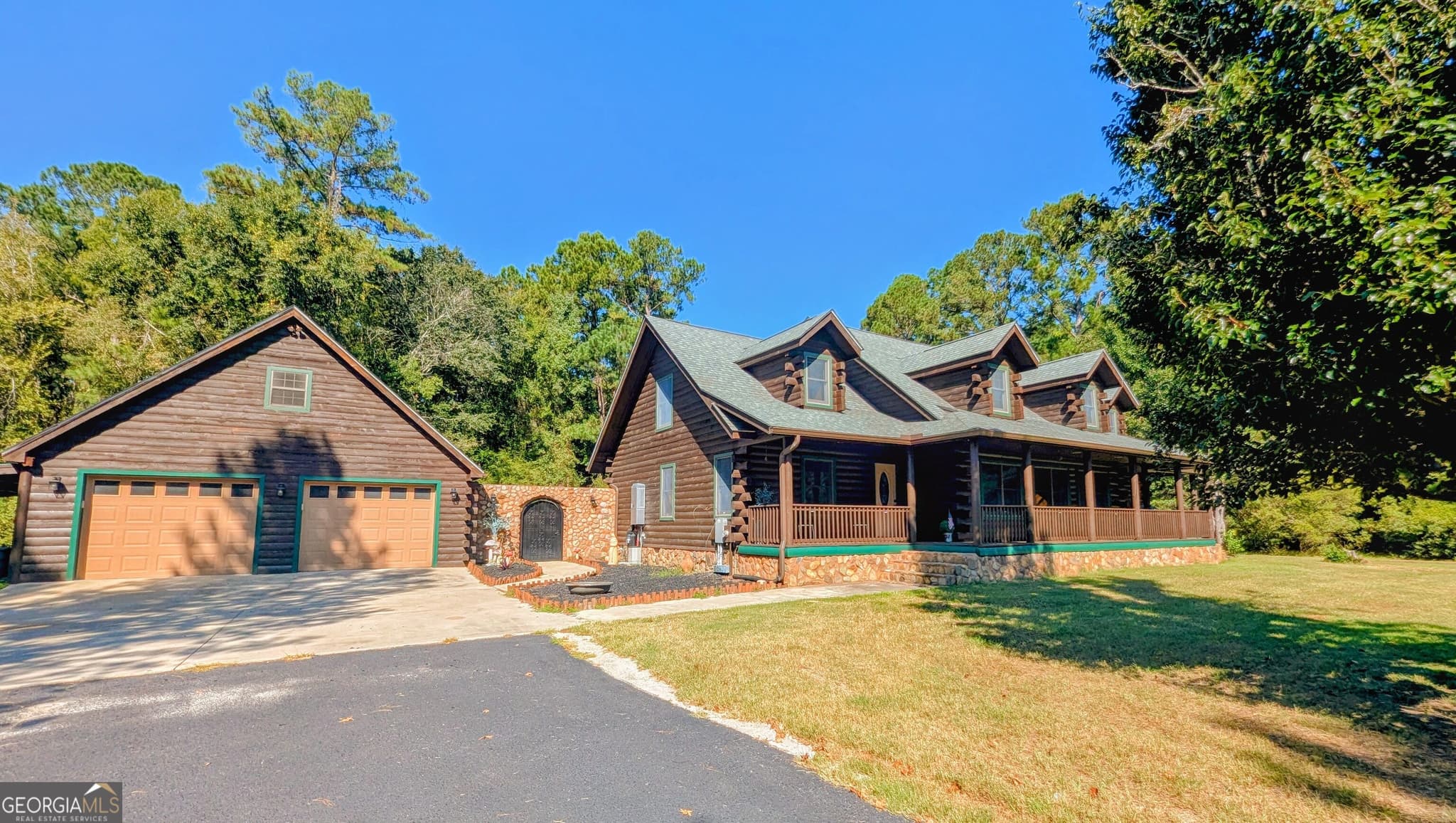4 bedroom, 2.5 bathroom, 2,979 sq ft single family residence for sale at 817 Lakeview Road, Statesboro, GA 30461 — photo 2