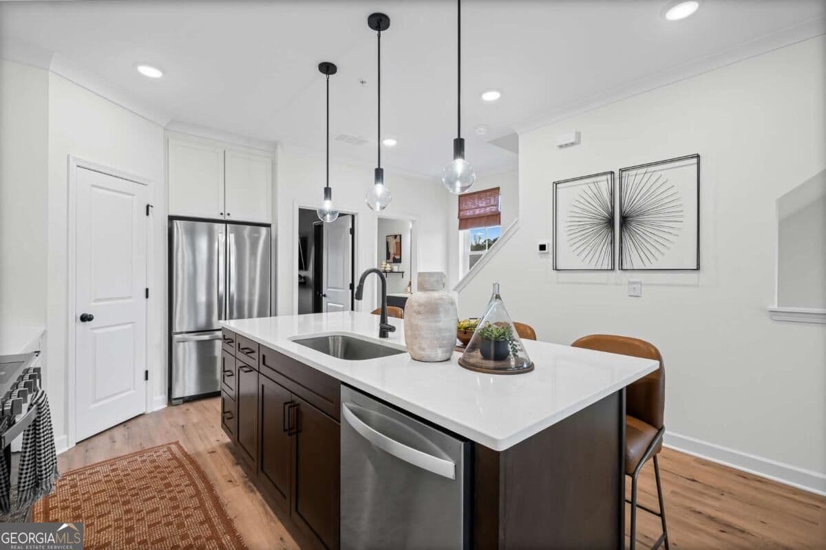3 bedroom, 3 bathroom, 1,912 sq ft townhouse for sale at 228 Village Overlook L1, Canton, GA 30114 — photo 6
