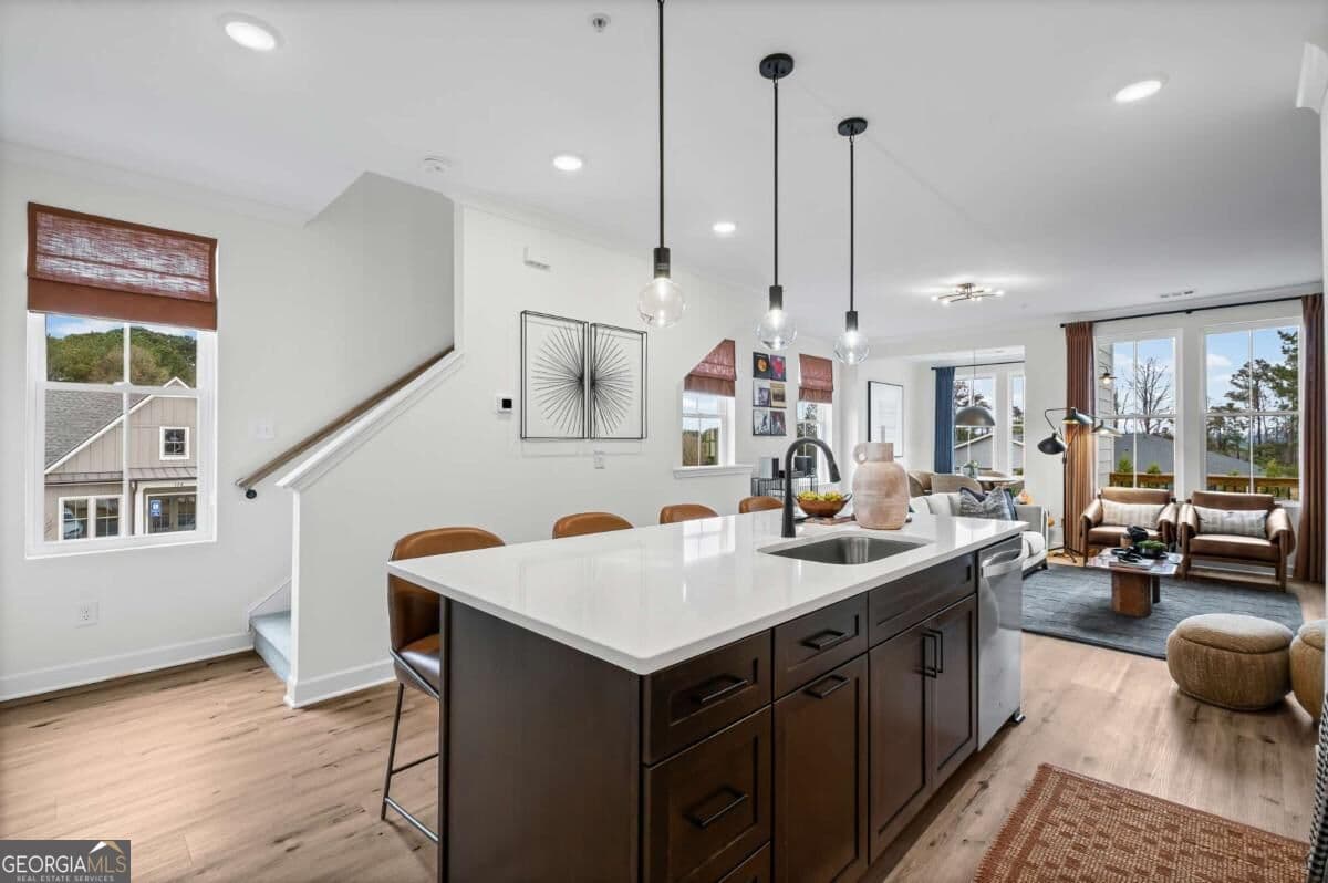 3 bedroom, 3 bathroom, 1,912 sq ft townhouse for sale at 228 Village Overlook L1, Canton, GA 30114 — photo 7
