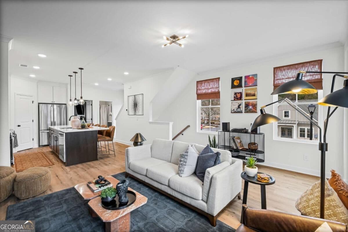 3 bedroom, 3 bathroom, 1,912 sq ft townhouse for sale at 228 Village Overlook L1, Canton, GA 30114 — photo 3