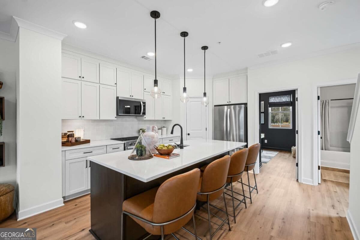 3 bedroom, 3 bathroom, 1,912 sq ft townhouse for sale at 228 Village Overlook L1, Canton, GA 30114 — photo 5