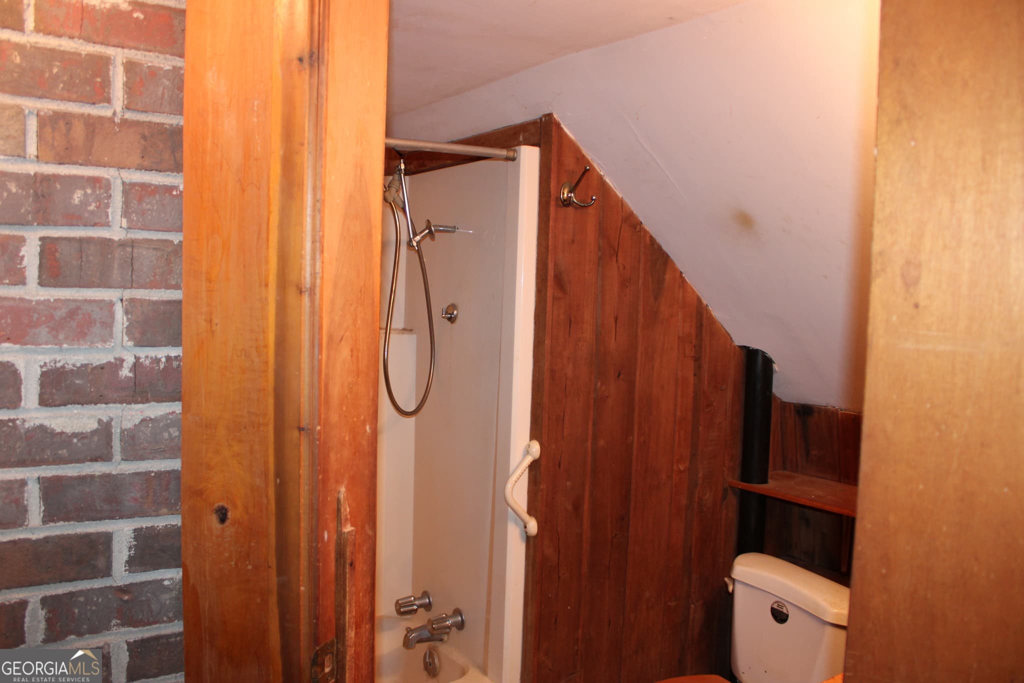 3 bedroom, 1.5 bathroom, 896 sq ft single family residence under contract at 3595 Gumlog Road, Martin, GA 30557 — photo 7