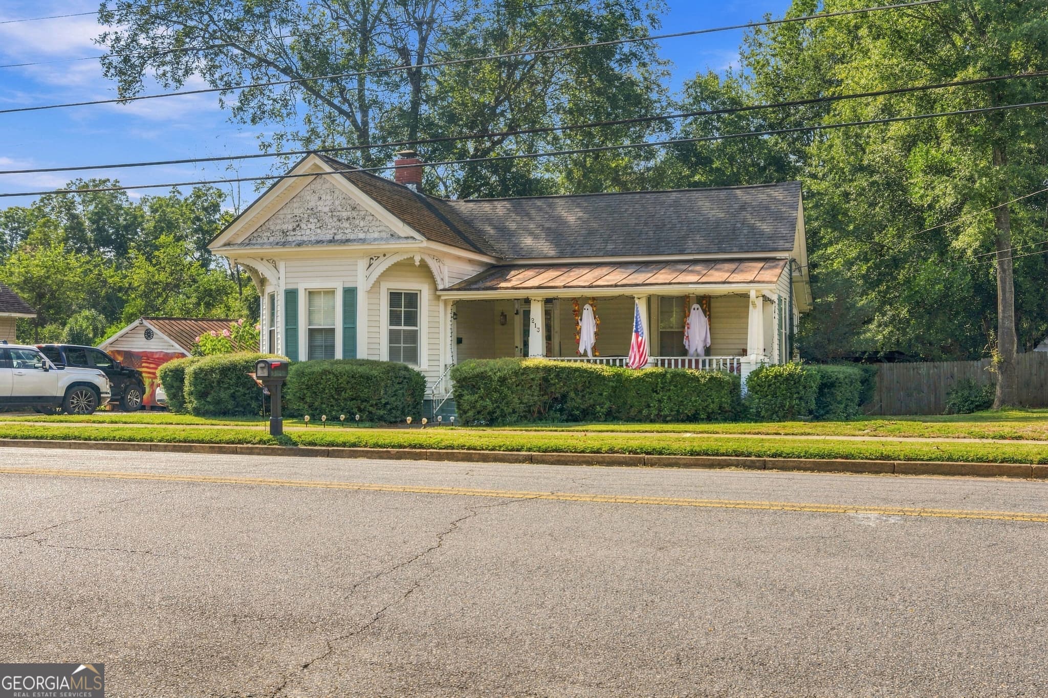 2 bedroom, 1.5 bathroom, 1,299 sq ft single family residence under contract at 213 Warthen Street, Sandersville, GA 31082 — photo 2