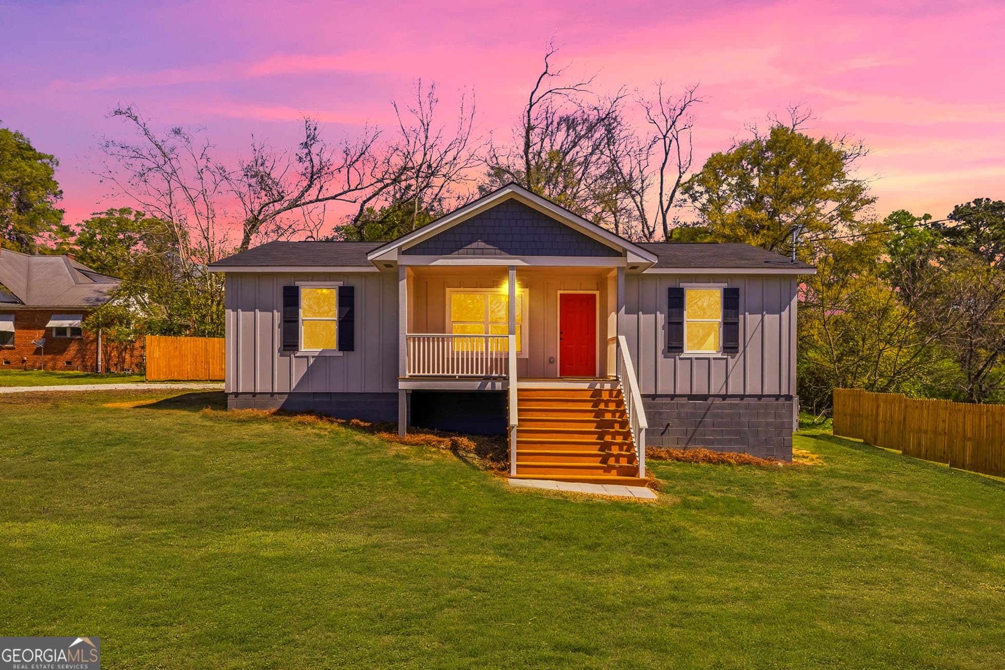 3 bedroom, 2 bathroom, 1,196 sq ft single family residence for sale at 509 Carlton Avenue, Union Point, GA 30669 — photo 2