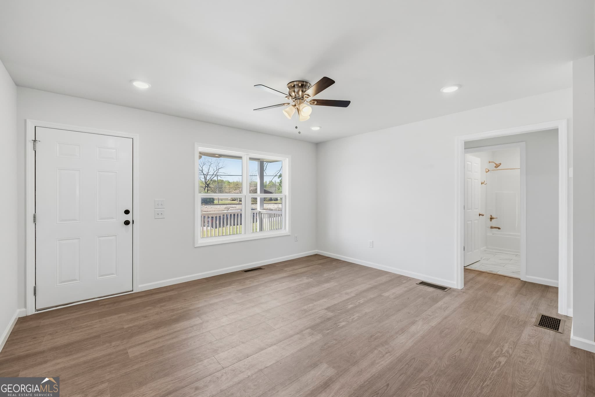3 bedroom, 2 bathroom, 1,196 sq ft single family residence for sale at 509 Carlton Avenue, Union Point, GA 30669 — photo 7