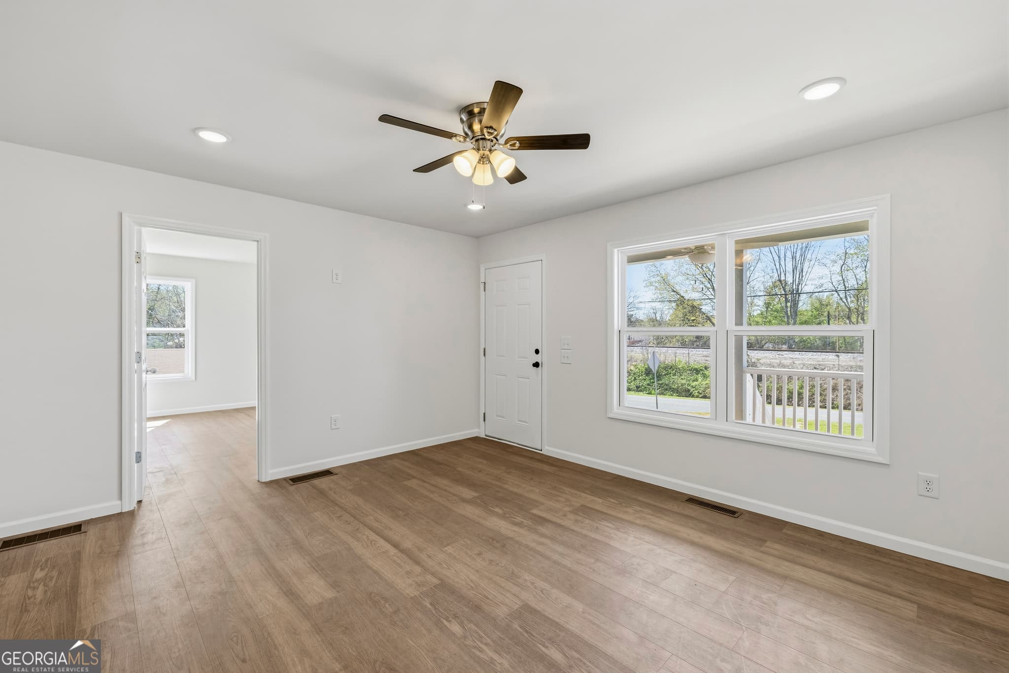 3 bedroom, 2 bathroom, 1,196 sq ft single family residence for sale at 509 Carlton Avenue, Union Point, GA 30669 — photo 8
