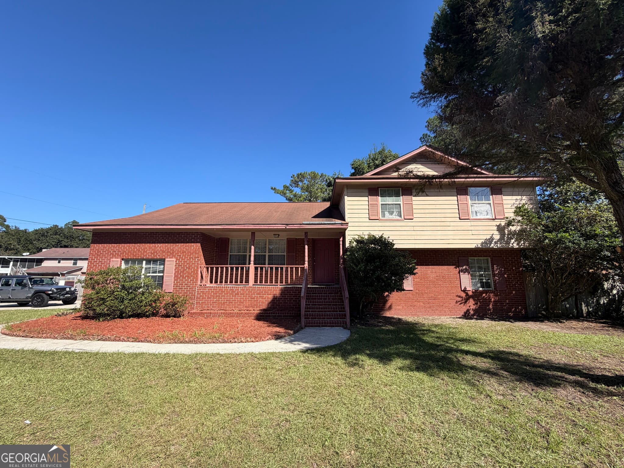 4 bedroom, 3 bathroom, 2,335 sq ft single family residence for sale at 701 Charlotte Court, Hinesville, GA 31313 — photo 2