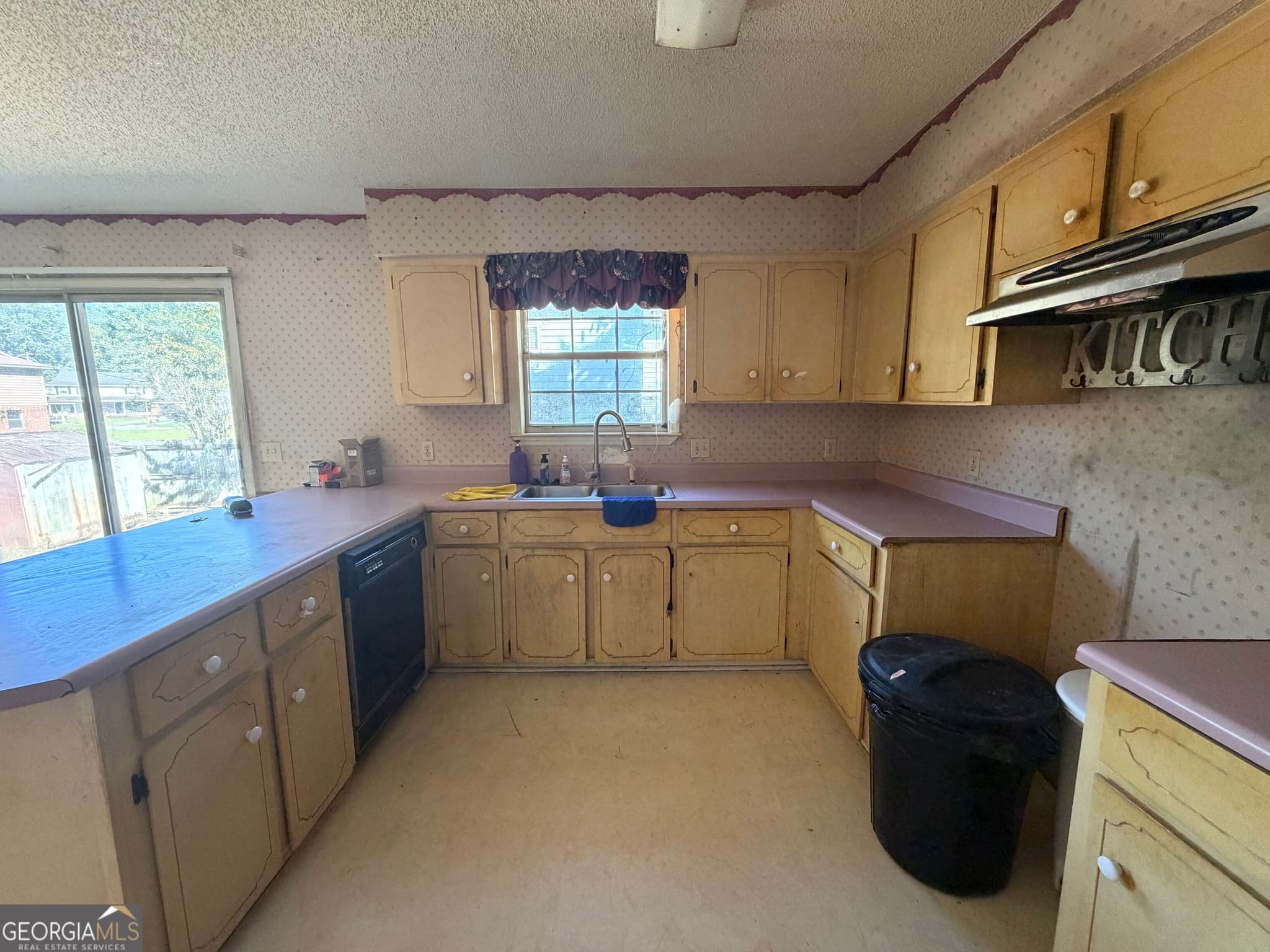 4 bedroom, 3 bathroom, 2,335 sq ft single family residence for sale at 701 Charlotte Court, Hinesville, GA 31313 — photo 9