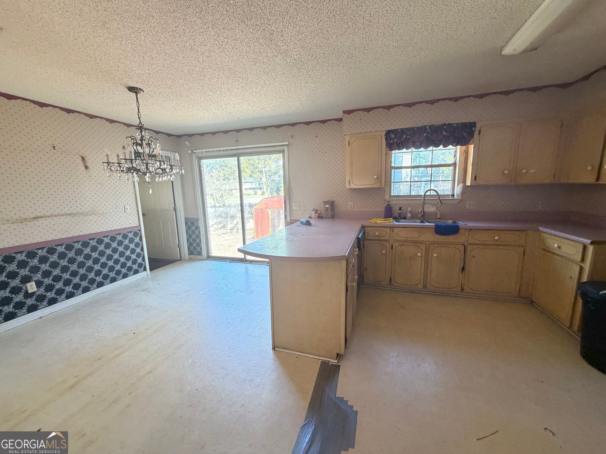 4 bedroom, 3 bathroom, 2,335 sq ft single family residence for sale at 701 Charlotte Court, Hinesville, GA 31313 — photo 10