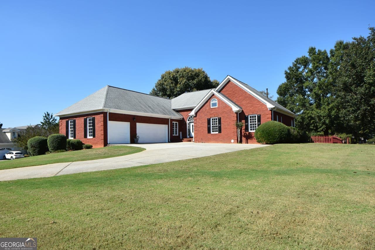 4 bedroom, 3 bathroom, 3,199 sq ft single family residence for sale at 1209 Dover Place, Conyers, GA 30013 — photo 3
