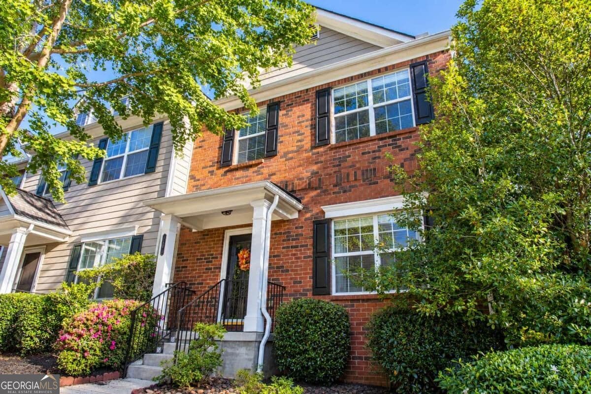 2 bedroom, 2.5 bathroom townhouse for rent at 1415 Bay Overlook- Drive, Woodstock, GA 30188 for $2,495 a month — photo 1 of 28