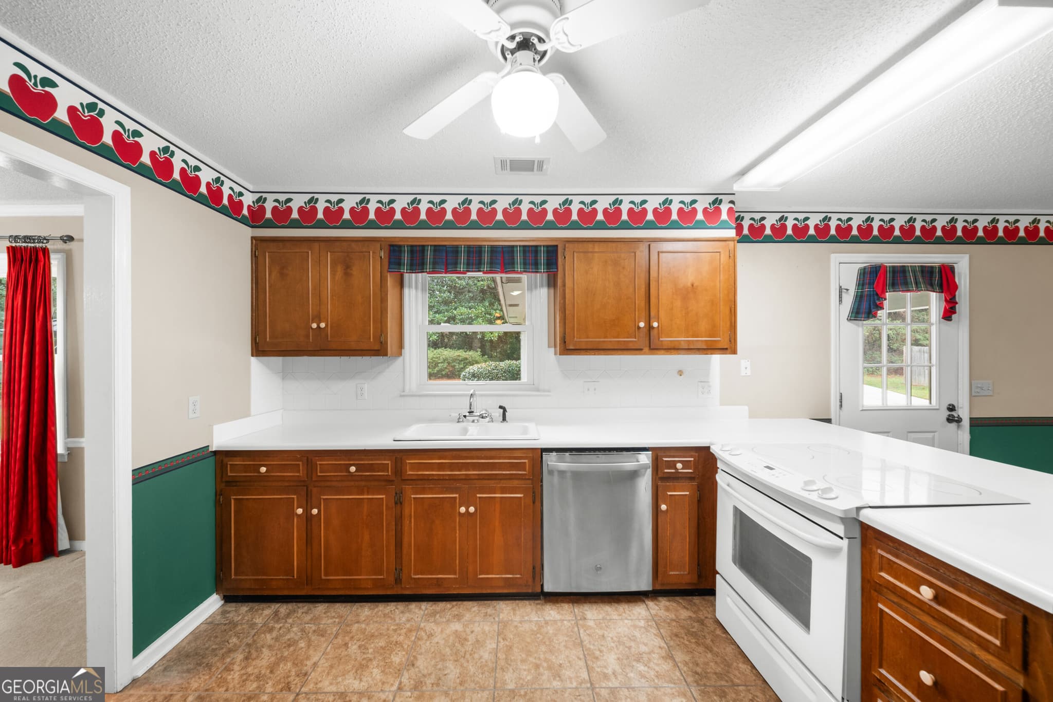 4 bedroom, 3.5 bathroom, 2,947 sq ft single family residence for sale at 111 Greenbriar Trail, Statesboro, GA 30458 — photo 10