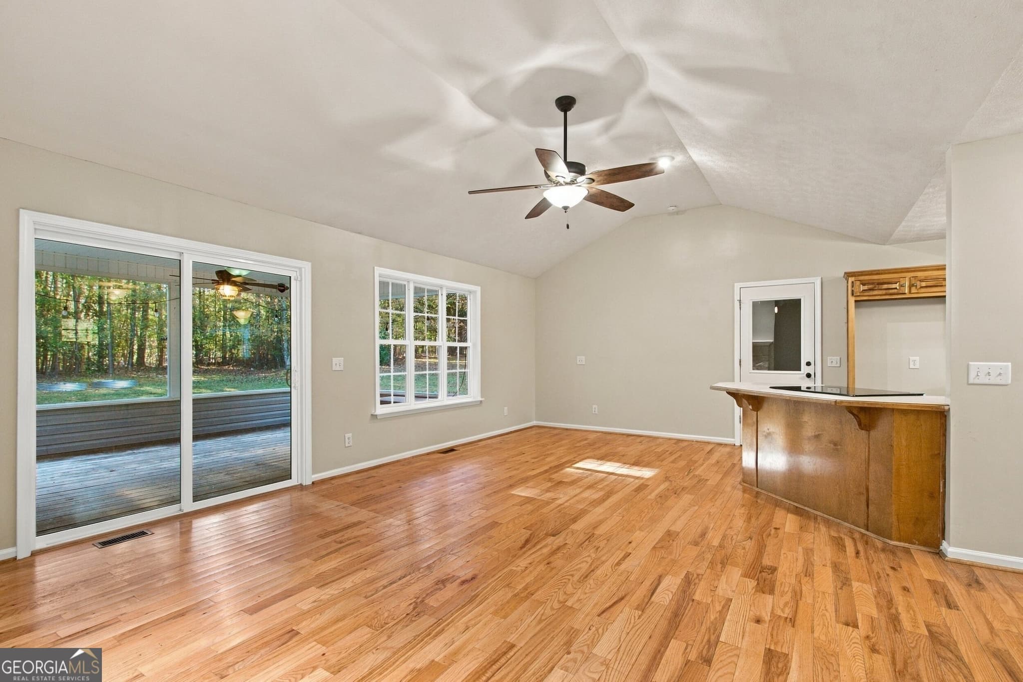 3 bedroom, 2 bathroom, 1,321 sq ft single family residence for sale at 192 Brentwood Drive, Demorest, GA 30535 — photo 6