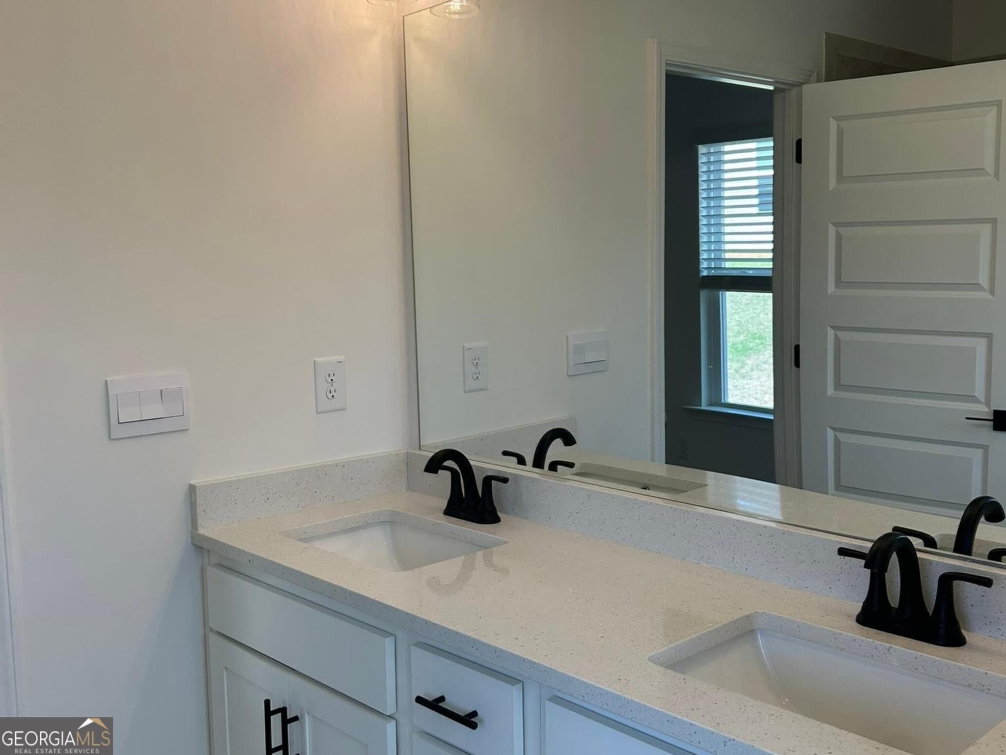 4 bedroom, 3 bathroom, 2,316 sq ft single family residence for sale at 1037 Holliday Pass 22, Griffin, GA 30223 — photo 8