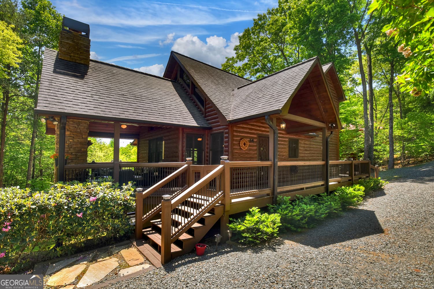 3 bedroom, 3 bathroom, 2,230 sq ft cabin,single family residence sold at 34 Dallas Lane, Blue Ridge, GA 30513