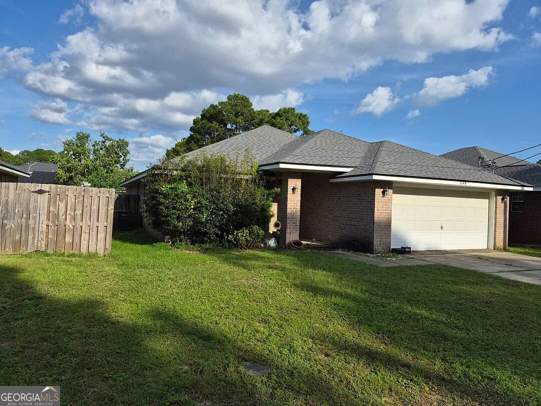 4 bedroom, 2 bathroom, 1,855 sq ft single family residence for sale at 2146 Presidio Street, Navarre, FL 32566 — photo 2