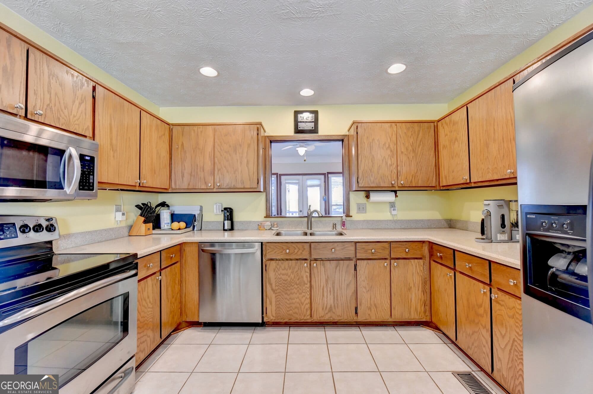 5 bedroom, 4.5 bathroom, 5,155 sq ft single family residence for sale at 2100 Oak Village Lane, Lawrenceville, GA 30043 — photo 7