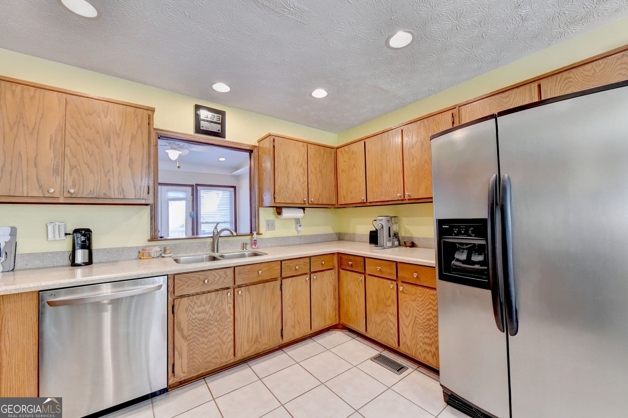 5 bedroom, 4.5 bathroom, 5,155 sq ft single family residence for sale at 2100 Oak Village Lane, Lawrenceville, GA 30043 — photo 9