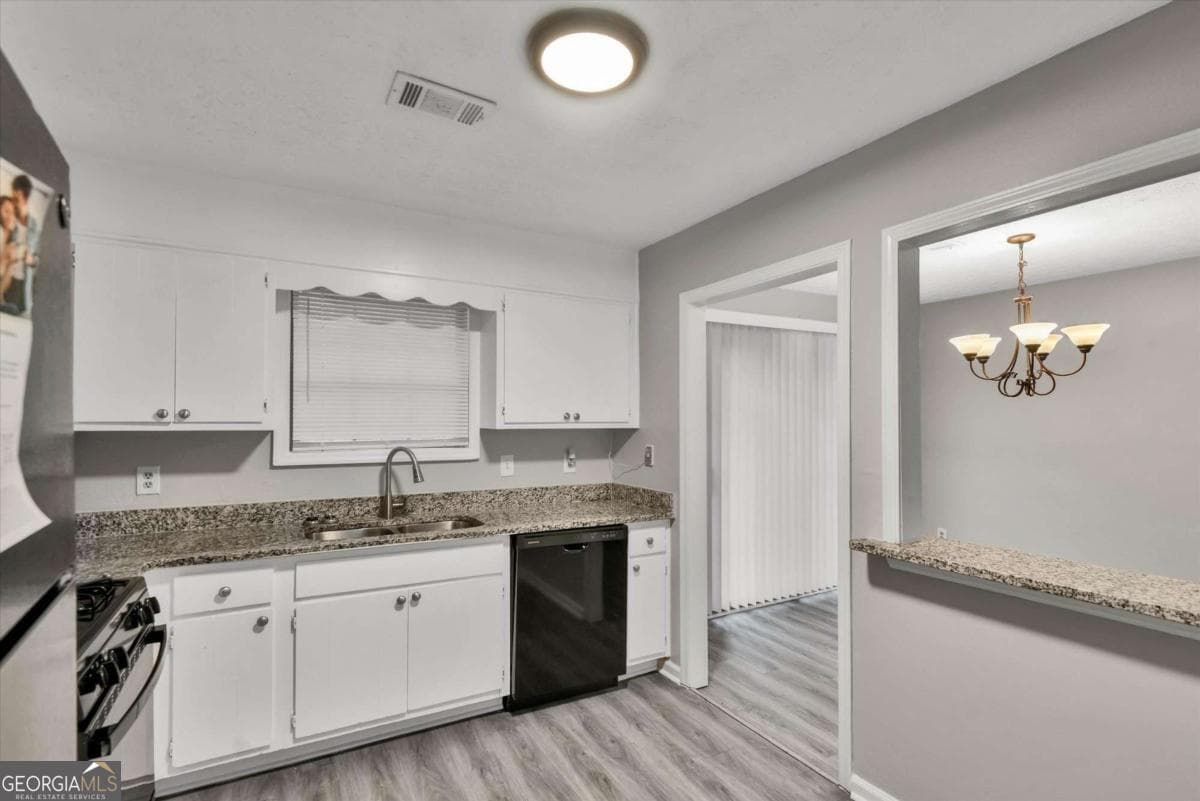 4 bedroom, 2 bathroom, 1,616 sq ft single family residence for sale at 3429 Tarragon Drive, Decatur, GA 30034 — photo 9
