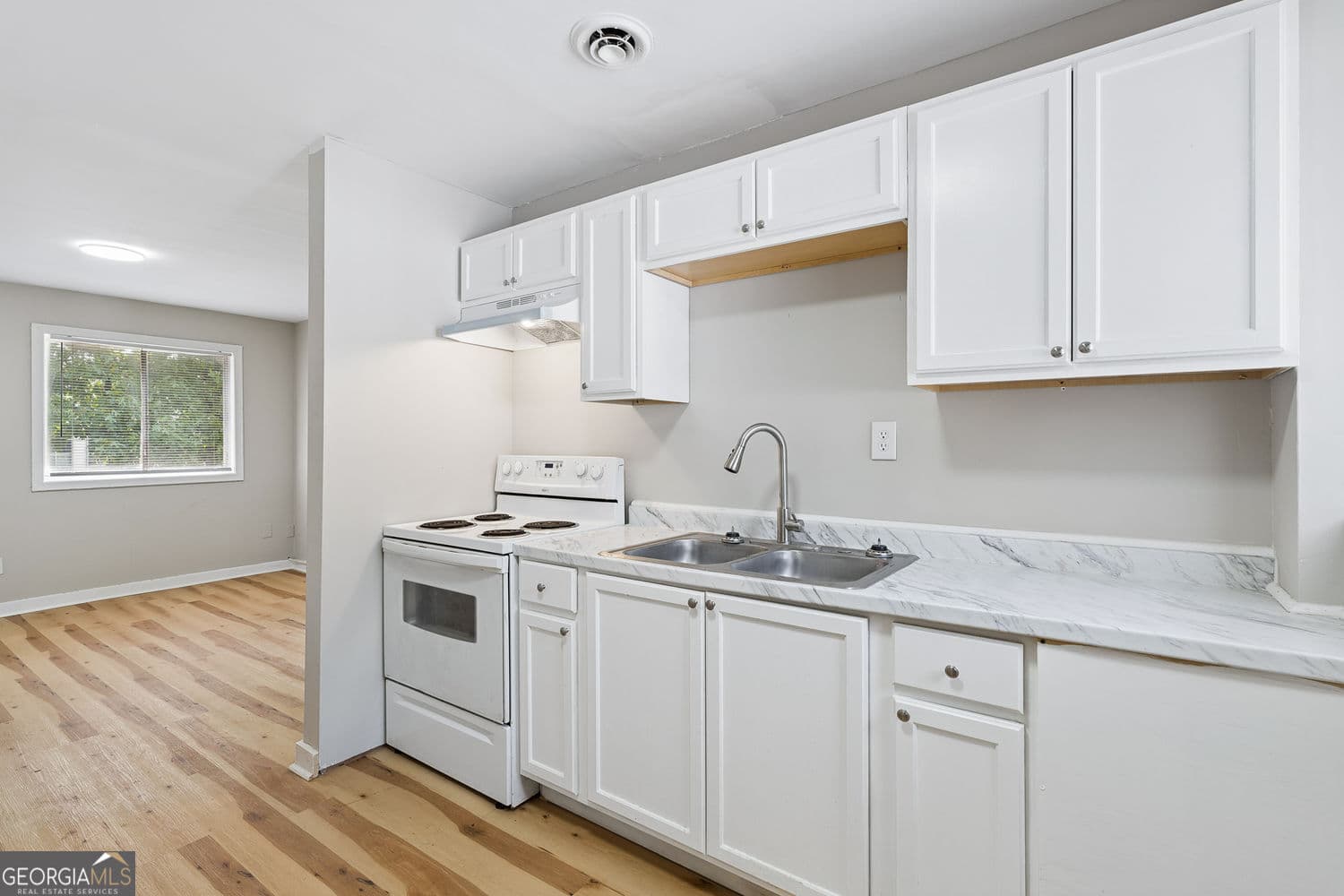 2 bedroom, 1 bathroom, 750 sq ft apartment for rent at 4855 College Street 7, Forest Park, GA 30297 for $1,175 a month — photo 4
