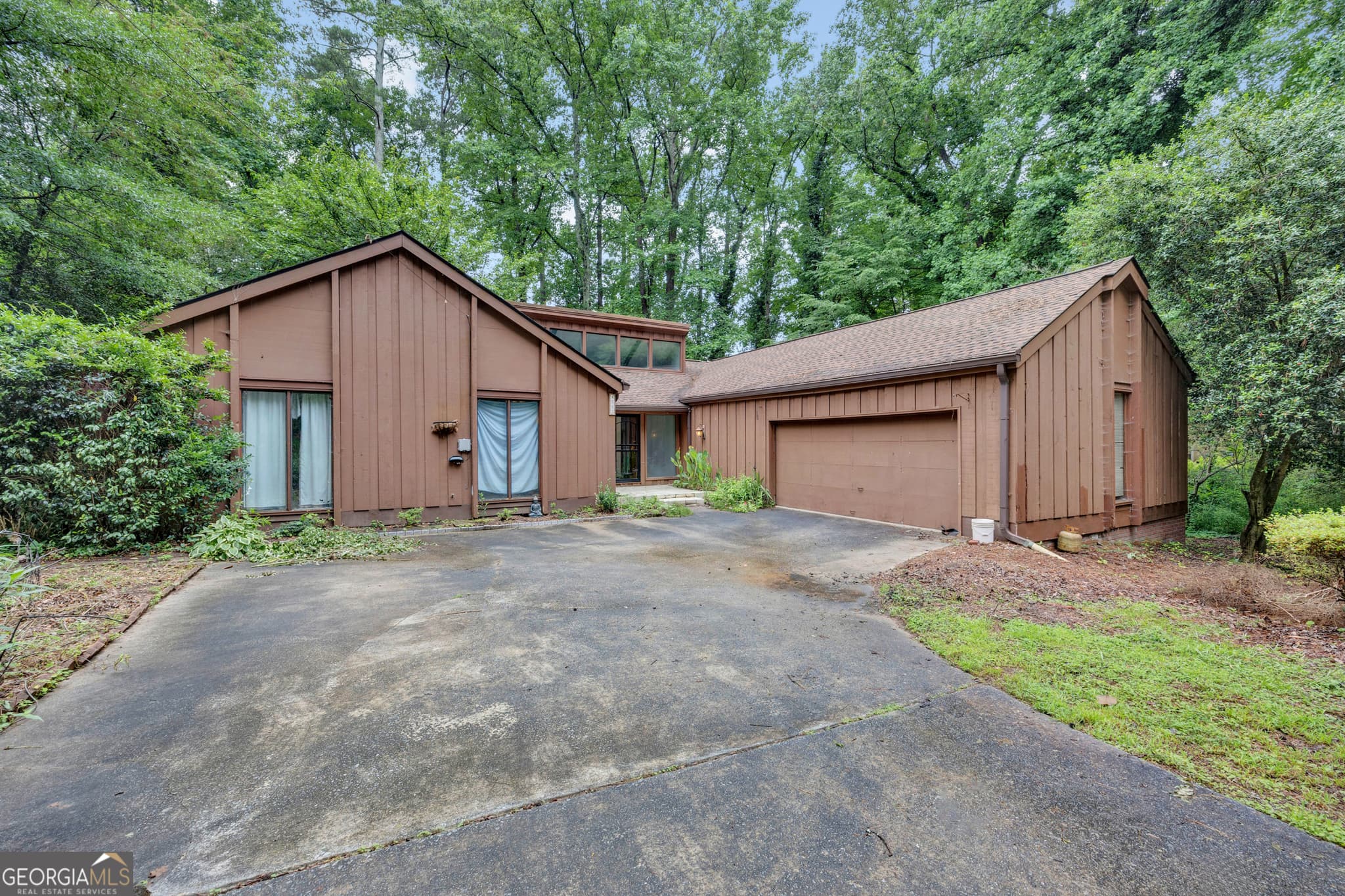 3 bedroom, 2 bathroom, 1,905 sq ft single family residence sold at 4583 Cedar Park Drive, Stone Mountain, GA 30083