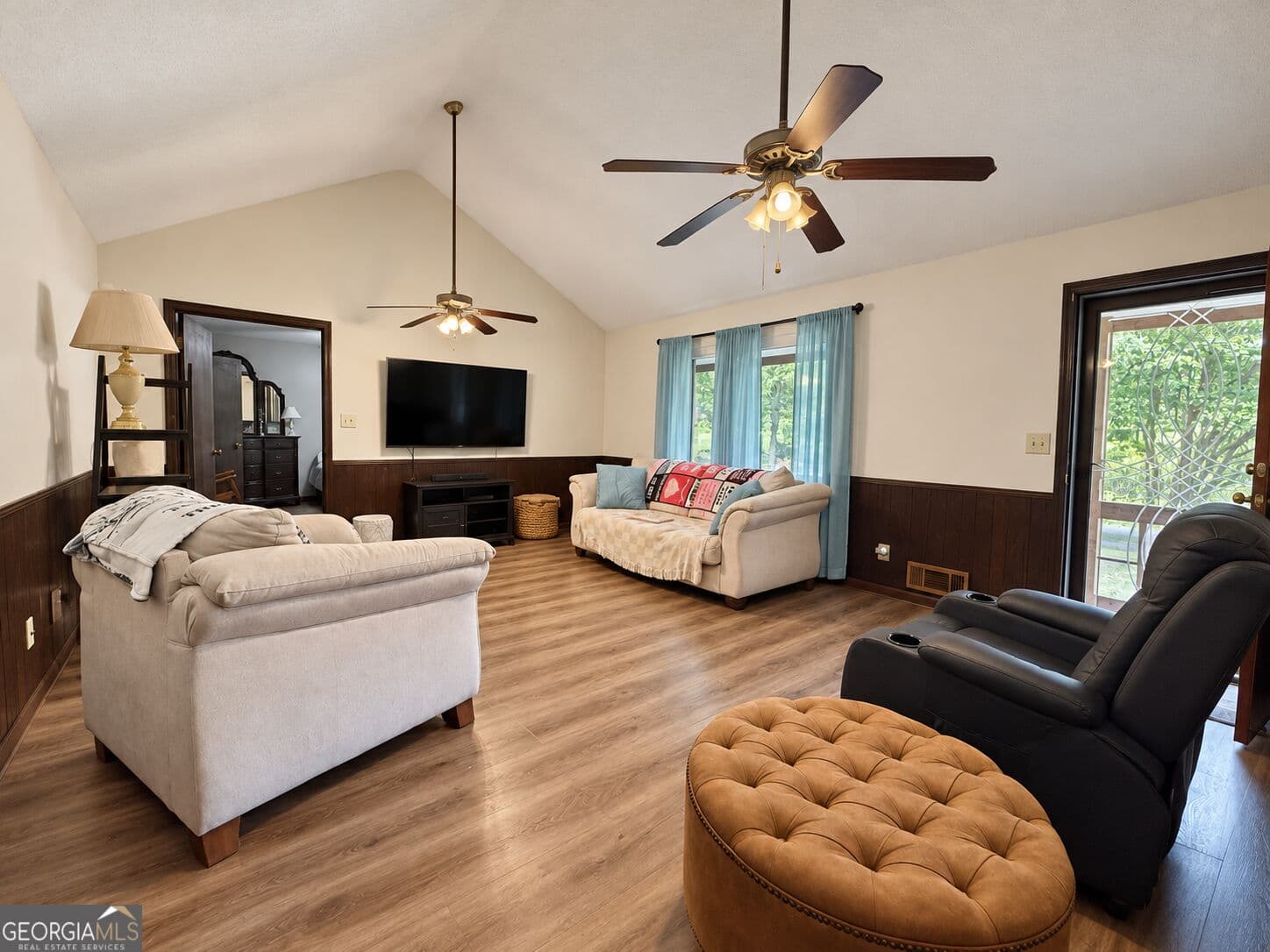 5 bedroom, 3 bathroom, 3,258 sq ft single family residence for sale at 4952 Rilla Road, Gainesville, GA 30506 — photo 4
