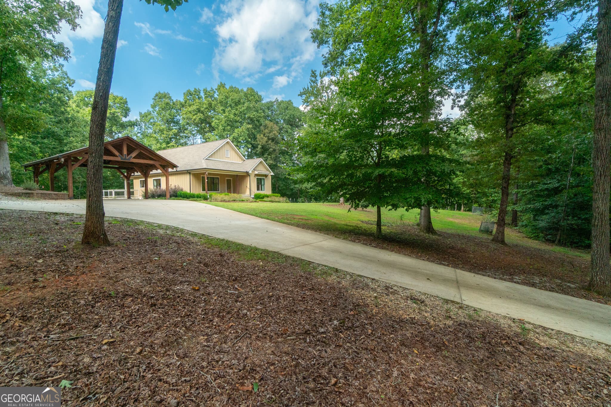 4 bedroom, 3 bathroom, 2,439 sq ft single family residence for sale at 5240 Highway 17, Clarkesville, GA 30523 — photo 6