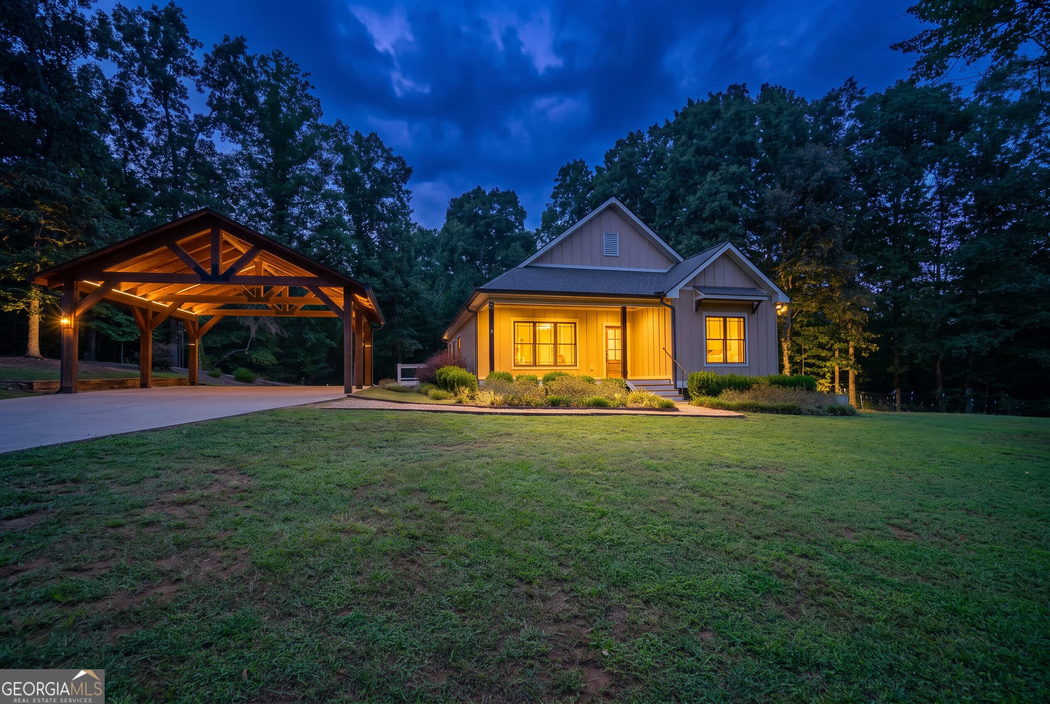 4 bedroom, 3 bathroom, 2,439 sq ft single family residence for sale at 5240 Highway 17, Clarkesville, GA 30523 — photo 10