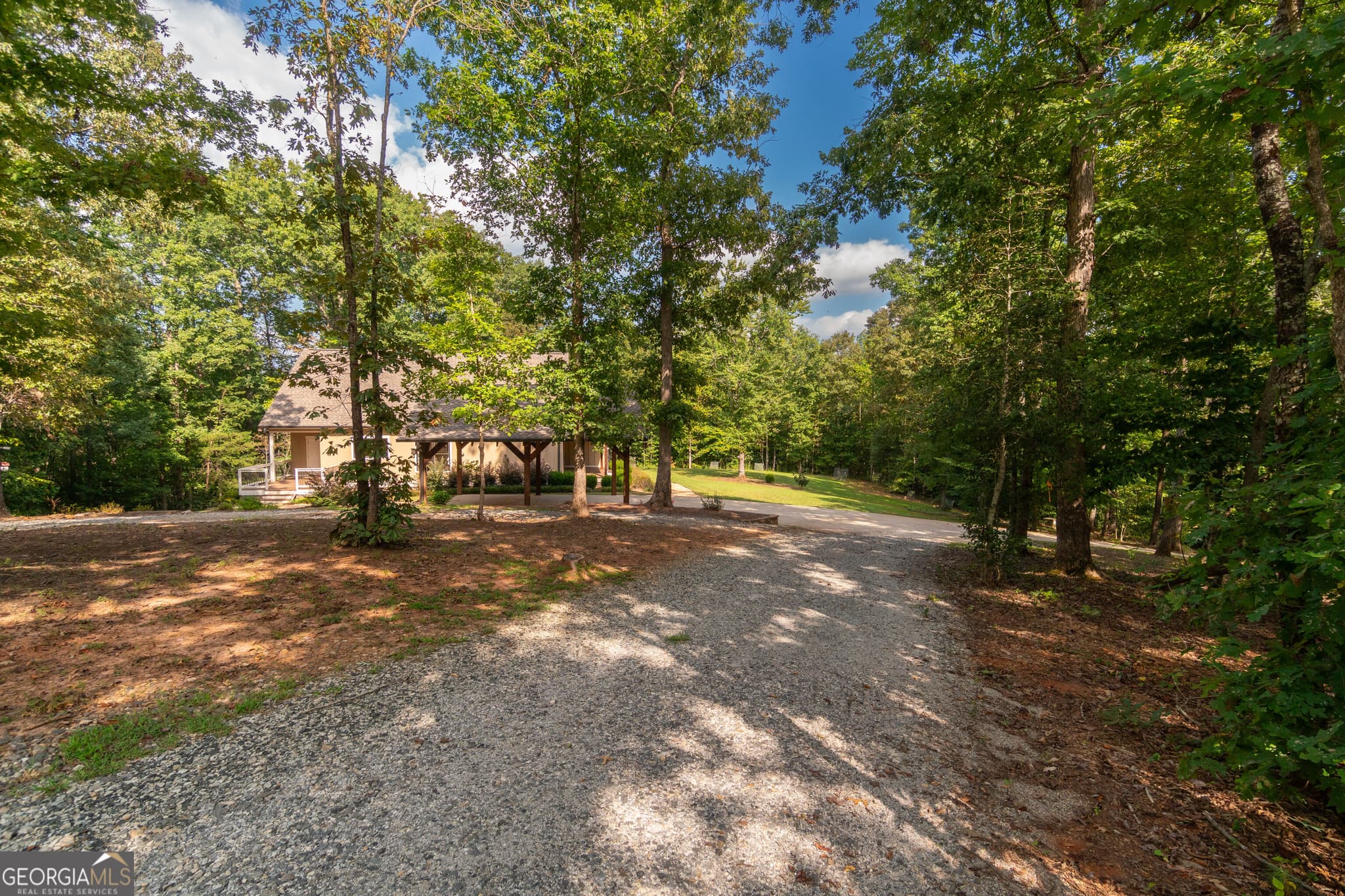 4 bedroom, 3 bathroom, 2,439 sq ft single family residence for sale at 5240 Highway 17, Clarkesville, GA 30523 — photo 8