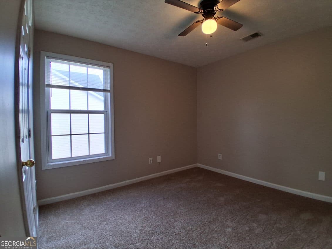 4 bedroom, 2.5 bathroom, 2,254 sq ft single family residence for rent at 1031 Maple Leaf Drive, Mcdonough, GA 30253 for $2,075 a month — photo 9