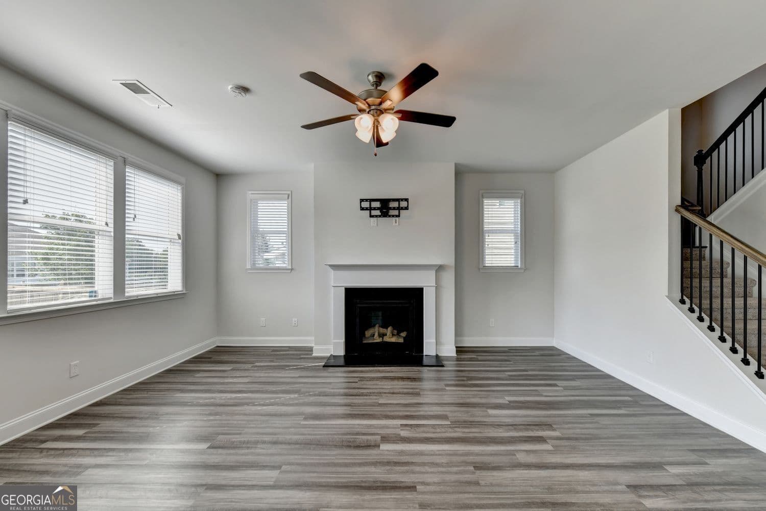 5 bedroom, 4 bathroom, 2,754 sq ft single family residence for rent at 3335 Fall Branch Lane, Buford, GA 30519 for $2,800 a month — photo 8