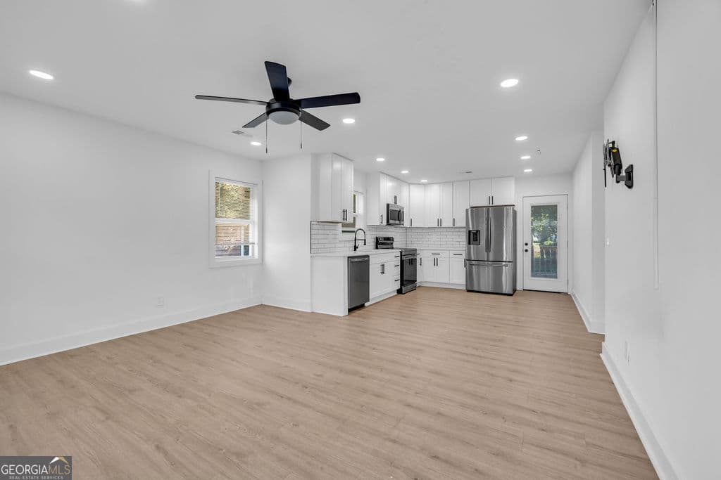 3 bedroom, 2 bathroom, 1,002 sq ft single family residence for sale at 2484 Calvin Avenue, East Point, GA 30344 — photo 6
