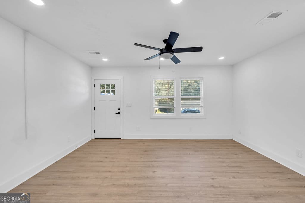3 bedroom, 2 bathroom, 1,002 sq ft single family residence for sale at 2484 Calvin Avenue, East Point, GA 30344 — photo 5