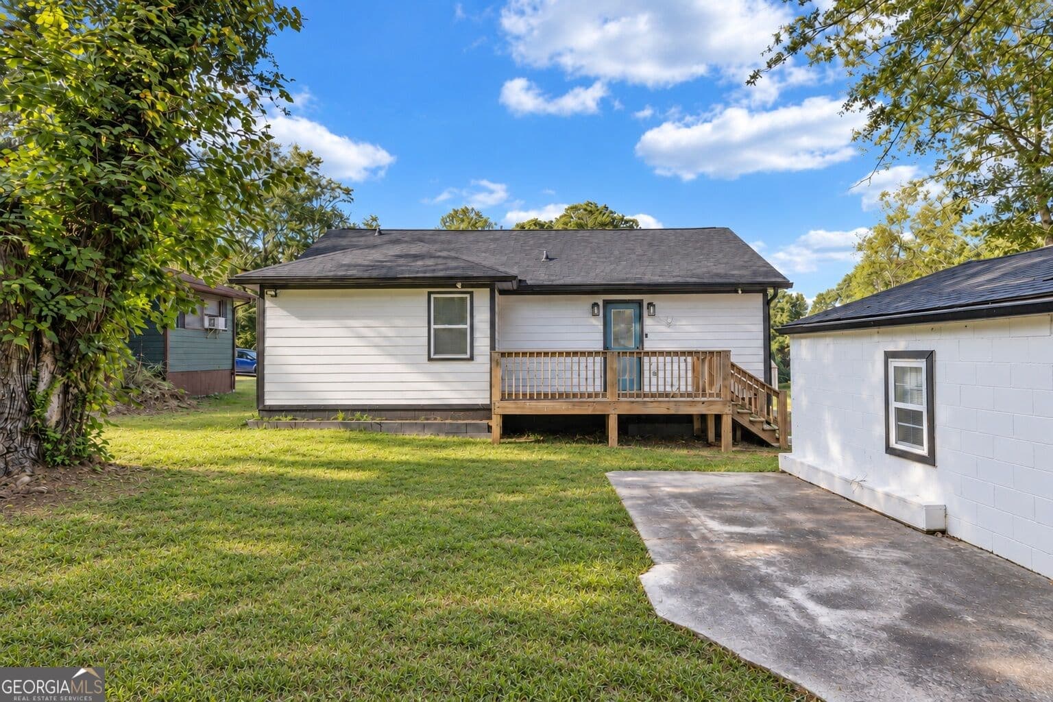 3 bedroom, 2 bathroom, 1,002 sq ft single family residence for sale at 2484 Calvin Avenue, East Point, GA 30344 — photo 4