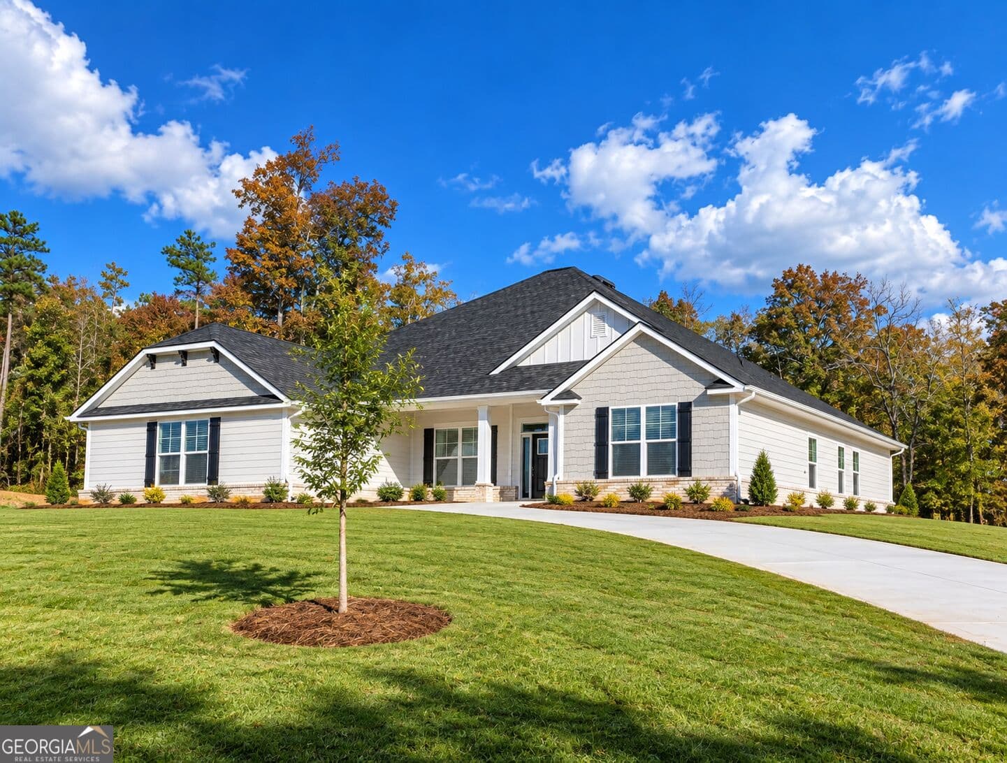 4 bedroom, 3 bathroom, 2,620 sq ft single family residence for sale at 301 Basin Way, Macon, GA 31220 — photo 2